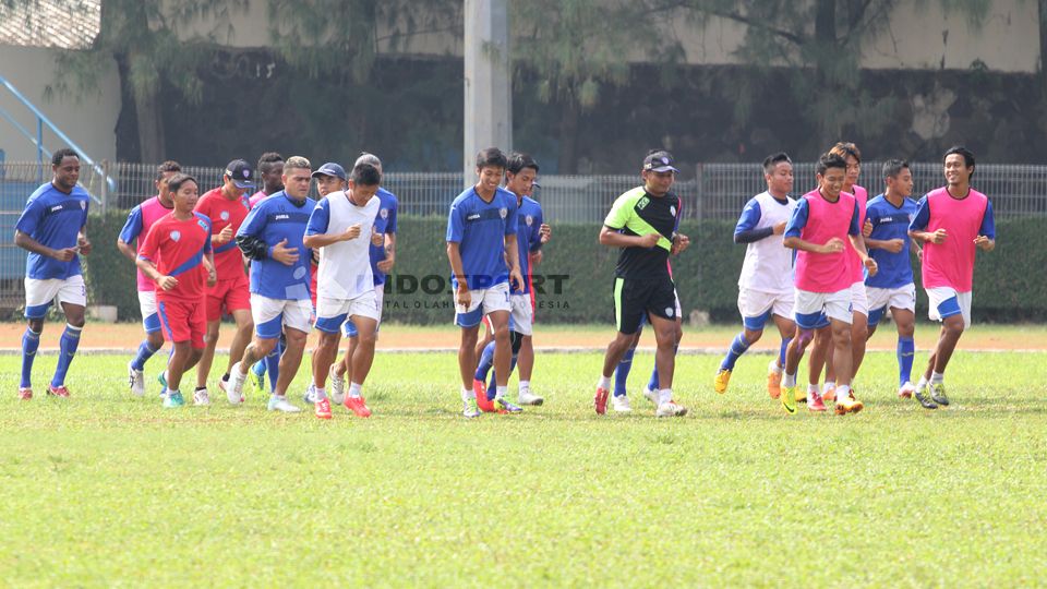 Arema akan pindah tempat latihan ke lapangan udara Abdul Rahman Sales Copyright: &copy; Indosport-IMG_2702-Prass-Eli Suhaeli